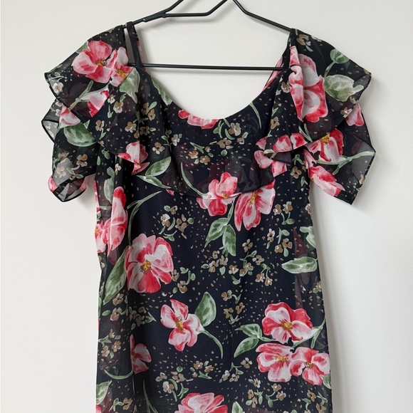 Floral Ruffle Off-Shoulder Top - Picture 2 of 4